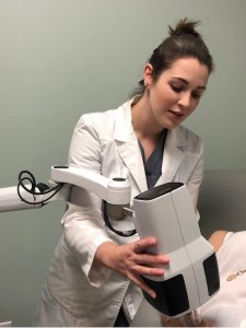 Dr. Audrey Klenke of Beaufort Dermatology using the Vivascope 1500